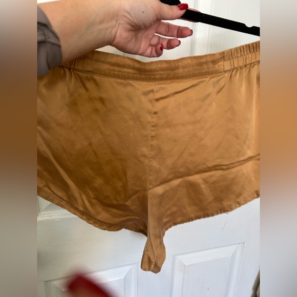 Lunya washable silk shorts - Picture 15 of 16